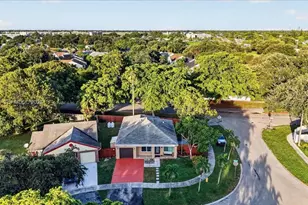 8601 SW 16th St, Pembroke Pines, FL 33025 - Photo 37