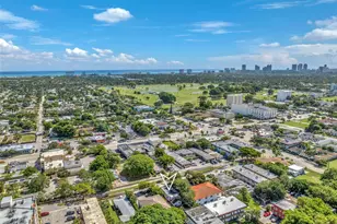 1008 N 18th Ct, Hollywood, FL 33020 - Photo 3