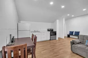 1008 N 18th Ct, Hollywood, FL 33020 - Photo 25