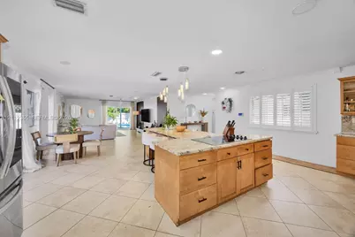 8815 SW 160th St, Palmetto Bay, FL 33157 - Photo 11