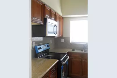 1881 NW 96th Ter #7E, Pembroke Pines, FL 33024 - Photo 9