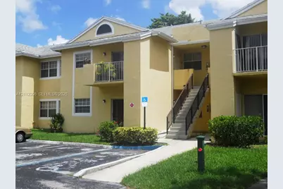 1881 NW 96th Ter #7E, Pembroke Pines, FL 33024 - Photo 1