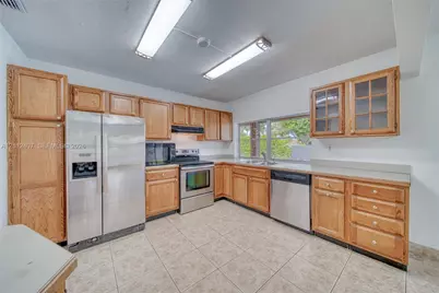 18520 SW 88th Rd, Cutler Bay, FL 33157 - Photo 9