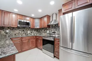 2455 NE 51st St, Fort Lauderdale, FL 33308 - Photo 3