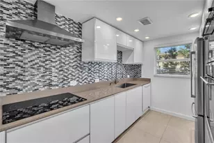 2607 NE 8th Ave, Wilton Manors, FL 33334 - Photo 3