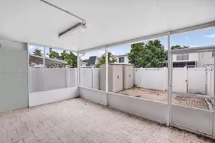 3925 SW 67th Terrace, Davie, FL 33314 - Photo 17
