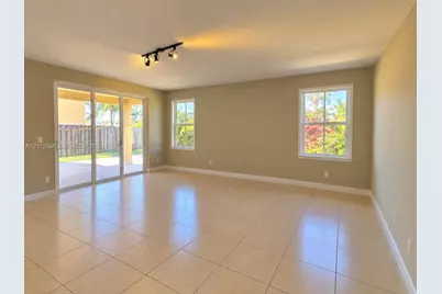 11009 NW 80th Ln, Doral, FL 33178 - Photo 13