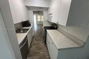 1271 NE 32nd St, Oakland Park, FL 33334 - Photo 17