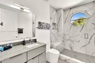 2100 Miami Rd, Fort Lauderdale, FL 33316 - Photo 23