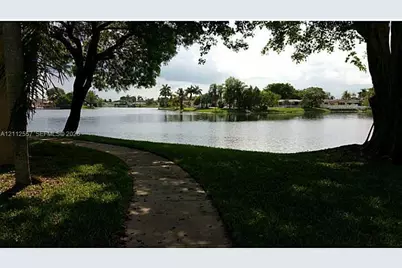 2121 NW 96th Ter #14J, Pembroke Pines, FL 33024 - Photo 3