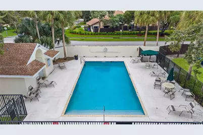 311 SW 95th Ter, Pembroke Pines, FL 33025 - Photo 73