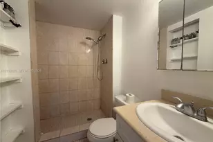 1301 NE Miami Gardens Dr, Miami, FL 33179 - Photo 9