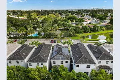 4445 NW 48th Ter, Tamarac, FL 33319 - Photo 3
