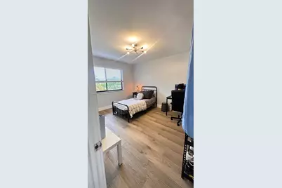223 Lakeview Dr #204, Weston, FL 33326 - Photo 11
