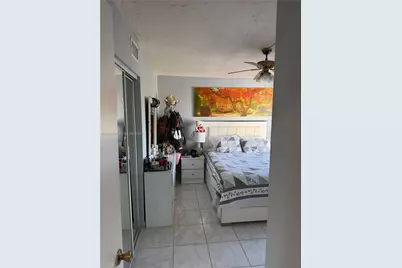 1655 W 44th Pl #435, Hialeah, FL 33012 - Photo 11