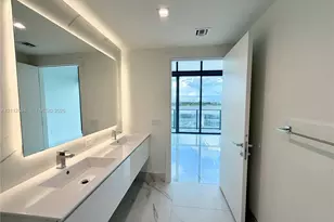 1170 E Hallandale Beach Blvd, Hallandale Beach, FL 33009 - Photo 11