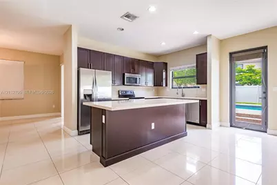 804 NE 191st St, Miami, FL 33179 - Photo 19