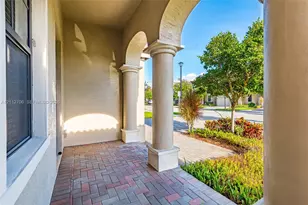 804 NE 191st St, Miami, FL 33179 - Photo 5
