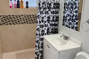 1210 N 71st Ave, Hollywood, FL 33024 - Photo 5