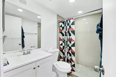 2570 W 67th Pl #14-2, Hialeah, FL 33016 - Photo 11