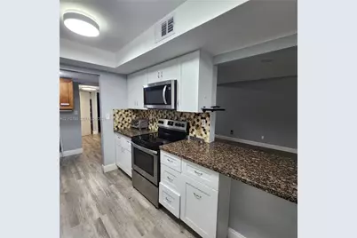 11011 S Lakeview Dr #11011, Pembroke Pines, FL 33026 - Photo 5