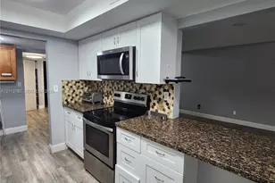 11011 S Lakeview Dr, Pembroke Pines, FL 33026 - Photo 5