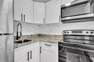 1000 NW 95th Terrace, Miami, FL 33150 - Photo 5