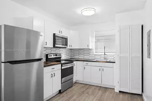 842 SW 3rd St, Miami, FL 33130 - Photo 3