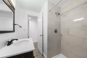 842 SW 3rd St, Miami, FL 33130 - Photo 11