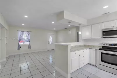 1207 Chateau Park Dr, Fort Lauderdale, FL 33311 - Photo 5