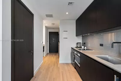 20 NE 11 #4112A, Miami, FL 33132 - Photo 7