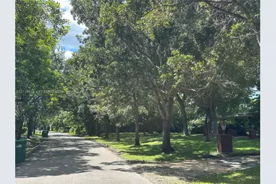 11600 SW 69th Ave, Pinecrest, FL 33156 - Photo 7