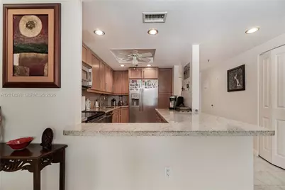20515 E Country Club Dr #1048, Aventura, FL 33180 - Photo 11