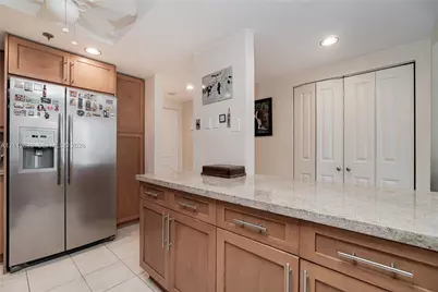 20515 E Country Club Dr #1048, Aventura, FL 33180 - Photo 7