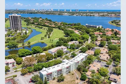 1638 Embassy Dr #306, West Palm Beach, FL 33401 - Photo 15
