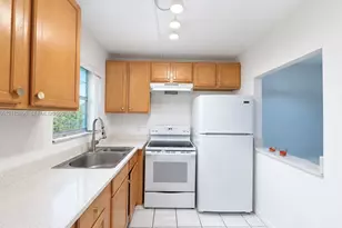 1638 Embassy Dr, West Palm Beach, FL 33401 - Photo 1