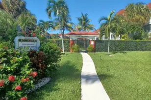 541 Blue Heron Dr, Hallandale Beach, FL 33009 - Photo 1