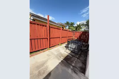 1060 NE 42nd Ter, Homestead, FL 33033 - Photo 9