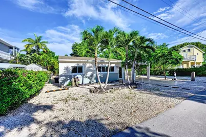 8 Ocean View Blvd, Key Largo, FL 33037 - Photo 3