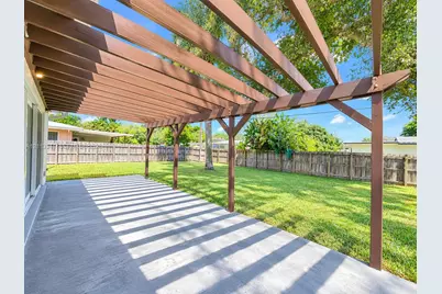 152 SW 59th Ave, Plantation, FL 33317 - Photo 17