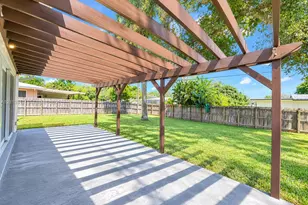 152 SW 59th Ave, Plantation, FL 33317 - Photo 17