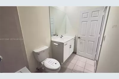 10827 W 33rd Ln #10827, Hialeah, FL 33018 - Photo 15