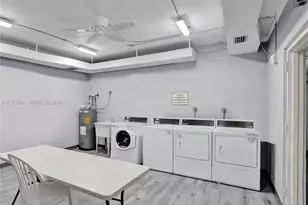 4200 Hillcrest Dr, Hollywood, FL 33021 - Photo 23