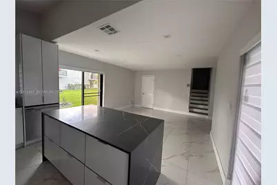 13290 NW 7th St, Plantation, FL 33325 - Photo 3