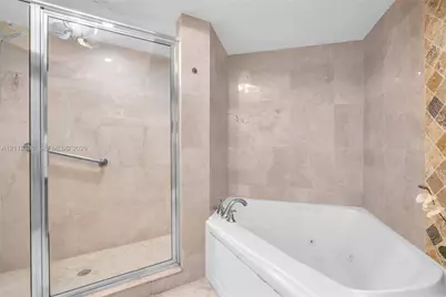 17555 Atlantic Blvd #707, Sunny Isles Beach, FL 33160 - Photo 19