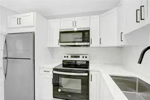 2454 Garfield St, Hollywood, FL 33020 - Photo 9
