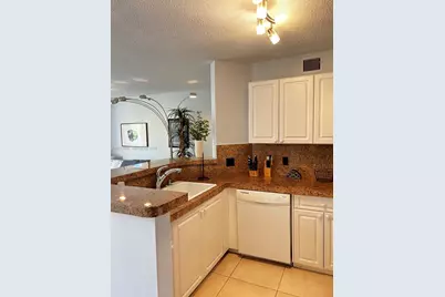 19501 E Country Club Dr #9404, Aventura, FL 33180 - Photo 9
