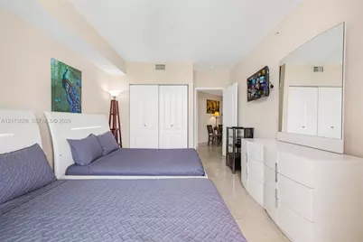17555 Atlantic Blvd #1108, Sunny Isles Beach, FL 33160 - Photo 13