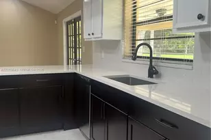 13011 SW 14th Pl, Davie, FL 33325 - Photo 13