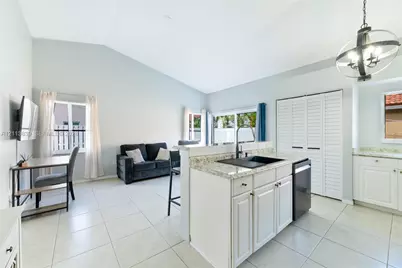 1015 NW 124th Ter, Sunrise, FL 33323 - Photo 13